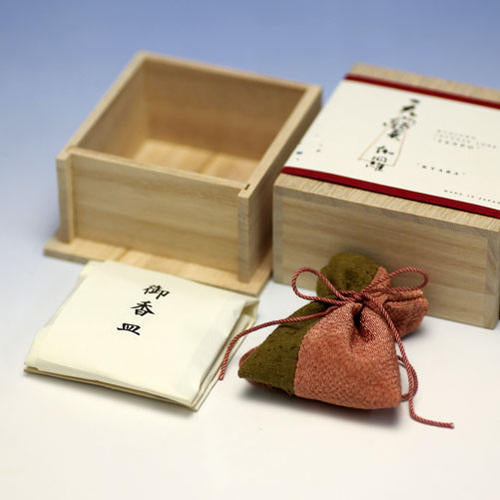 天寶 伽羅（てんぽう きゃら） 円錐形 お香 線香 1118 薫寿堂